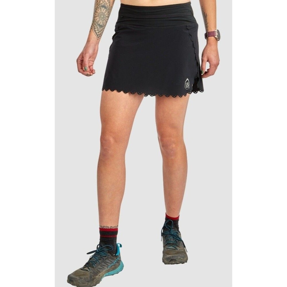 Ultimate Direction Women's Size M  Hydro Skirt in Onyx (Black).